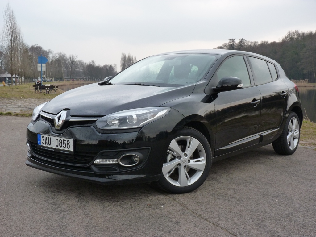 Renault Mégane III. generace má na krku již 6 křížků, díky zdařilému faceliftu ale vypadá pořád k světu Renault Mégane III. generace má na krku již 6 křížků, díky zdařilému faceliftu ale vypadá pořád k světu