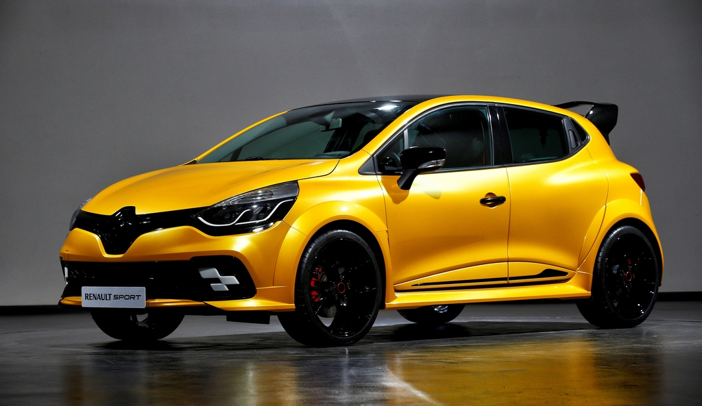 Co to proboha je? Clio R.S. KZ 01!