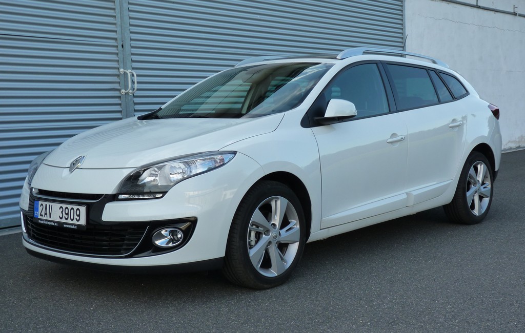 Na všechny nové vozy Renault prodané od 1. ledna 2012 se vztahuje pětiletá celková záruka. Samozřejmě to platí i pro oblíbený Mégane Grandtour (na snímku)