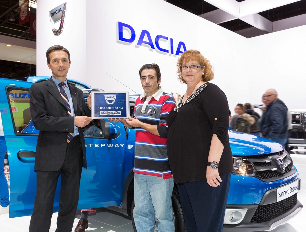 Na letošním pařížském autosalonu si našla svého majitele již třímiliontá Dacia vyrobená od zahájení produkce modelu Logan Na letošním pařížském autosalonu si našla svého majitele již třímiliontá Dacia vyrobená od zahájení produkce modelu Logan