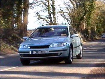 Renault Laguna II při jízdě Renault Laguna II při jízdě