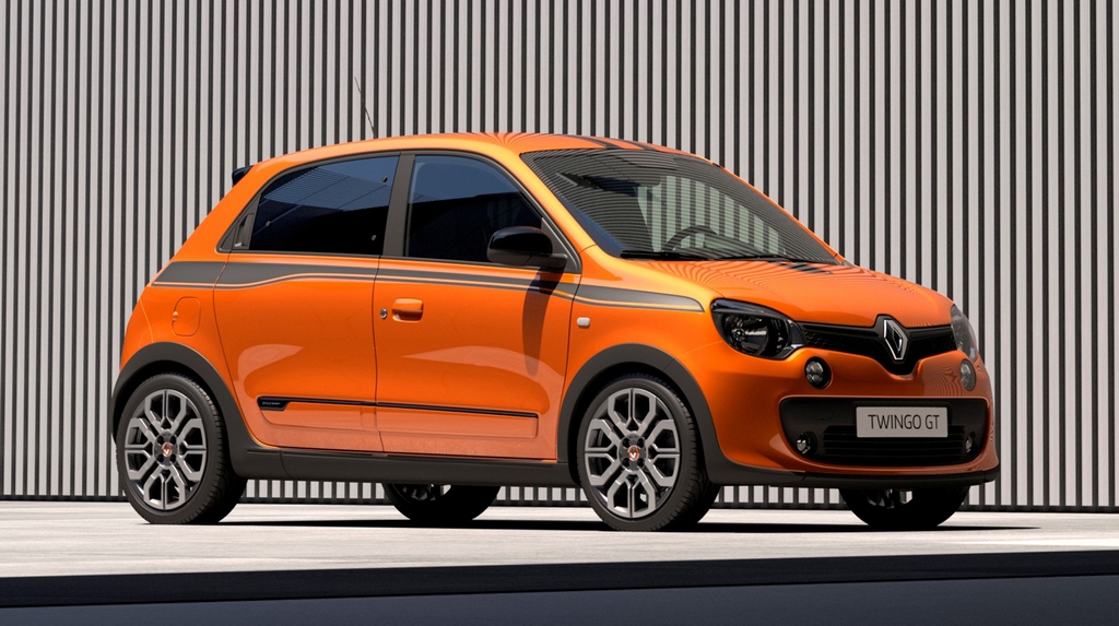 Twingo GT je určeno pro milovníky dynamicky laděných minivozů. Sice nenabídne špičkové jízdní výkony, spoustu zábavy za volantem a atrativní vzhled ale rozhodně ano! Twingo GT je určeno pro milovníky dynamicky laděných minivozů. Sice nenabídne špičkové jízdní výkony, spoustu zábavy za volantem a atrativní vzhled ale rozhodně ano!