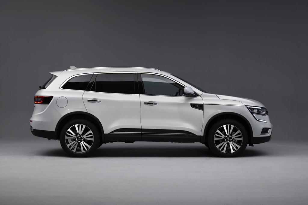 Nový Koleos je novým hráčem v segmentu velkých SUV Nový Koleos je novým hráčem v segmentu velkých SUV