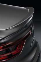 Odtrhovou hranu zádě je možno na přání opatřit tímto decentním spoilerem