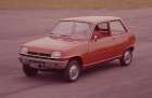 Malý, úsporný, přitažlivý a mimořádně praktický - takový byl úspěšný recept Renaultu na moderní malý vůz. Píše se leden 1972 a R5 vyjíždí na svoje vítězné tažení Evropou...
