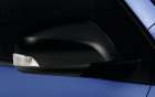Černé jsou rovněž kryty vnějších zpětných zrcátek