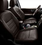 Na přání lze samozřejmě získat také kožené čalounění