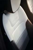 ...a samozřejmě také na speciálním koženém čalounění sedaček