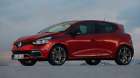 Ve speciální červené barvě působí nové Clio RS obzvláště atraktivně. Někdo by ale mohl postrádat kola ve světlém barevném ladění, ta ale kupodivu nejsou v nabídce
