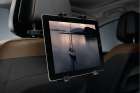 Na speciální držák si zadní cestující mohou ukotvit svůj tablet